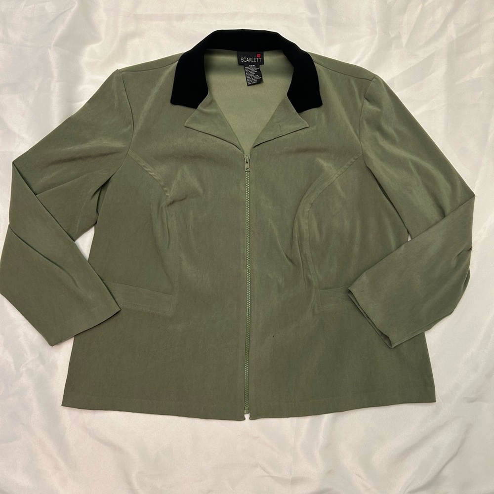 Scarlett 22W collared green jacket